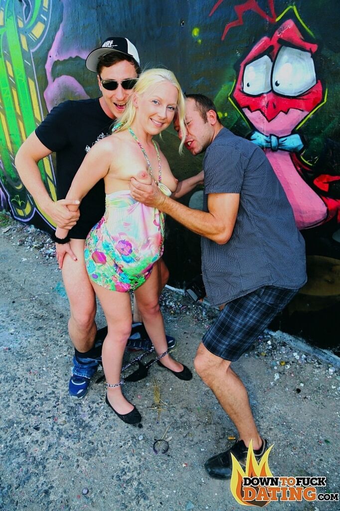Jessy Key: Pound My Pussy In Public