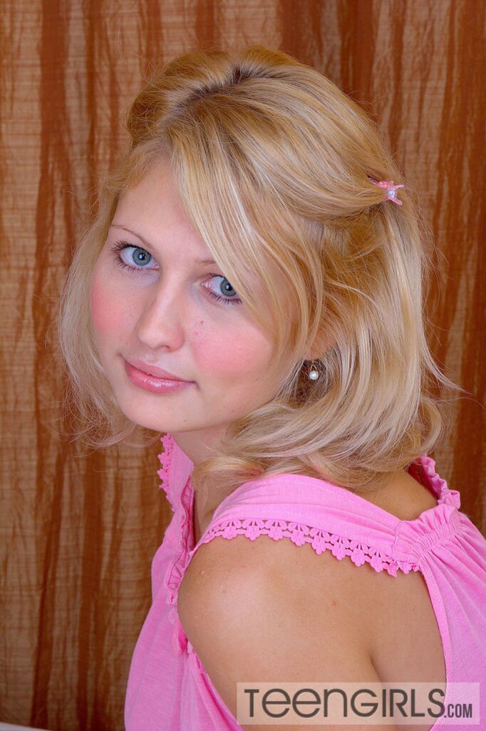 Rosy-Cheeked Teen Dream Anna Has Perfect Tits!