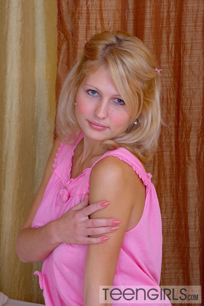 Rosy-Cheeked Teen Dream Anna Has Perfect Tits!