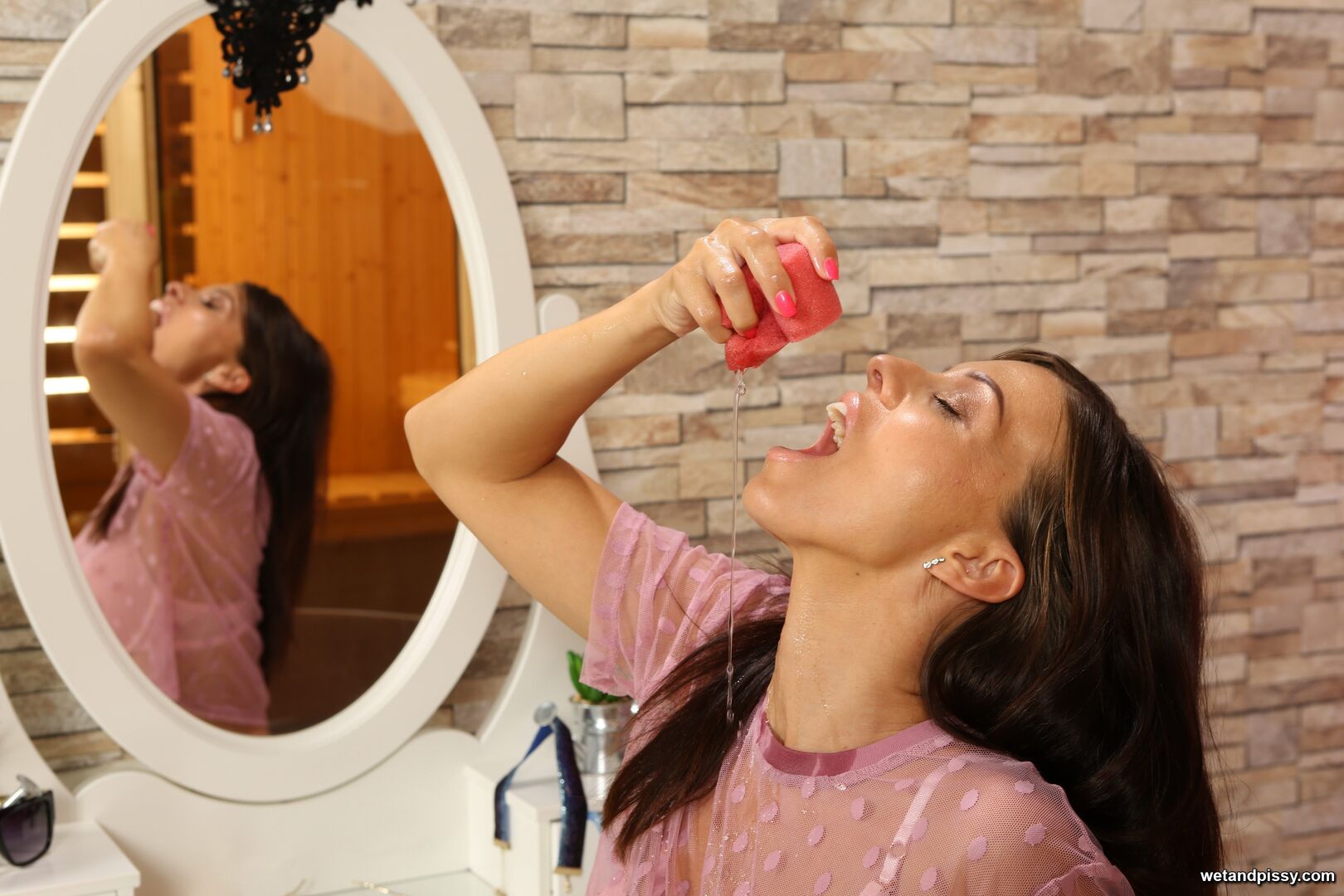 VICKY LOVE — PISSING AT THE DRESSER