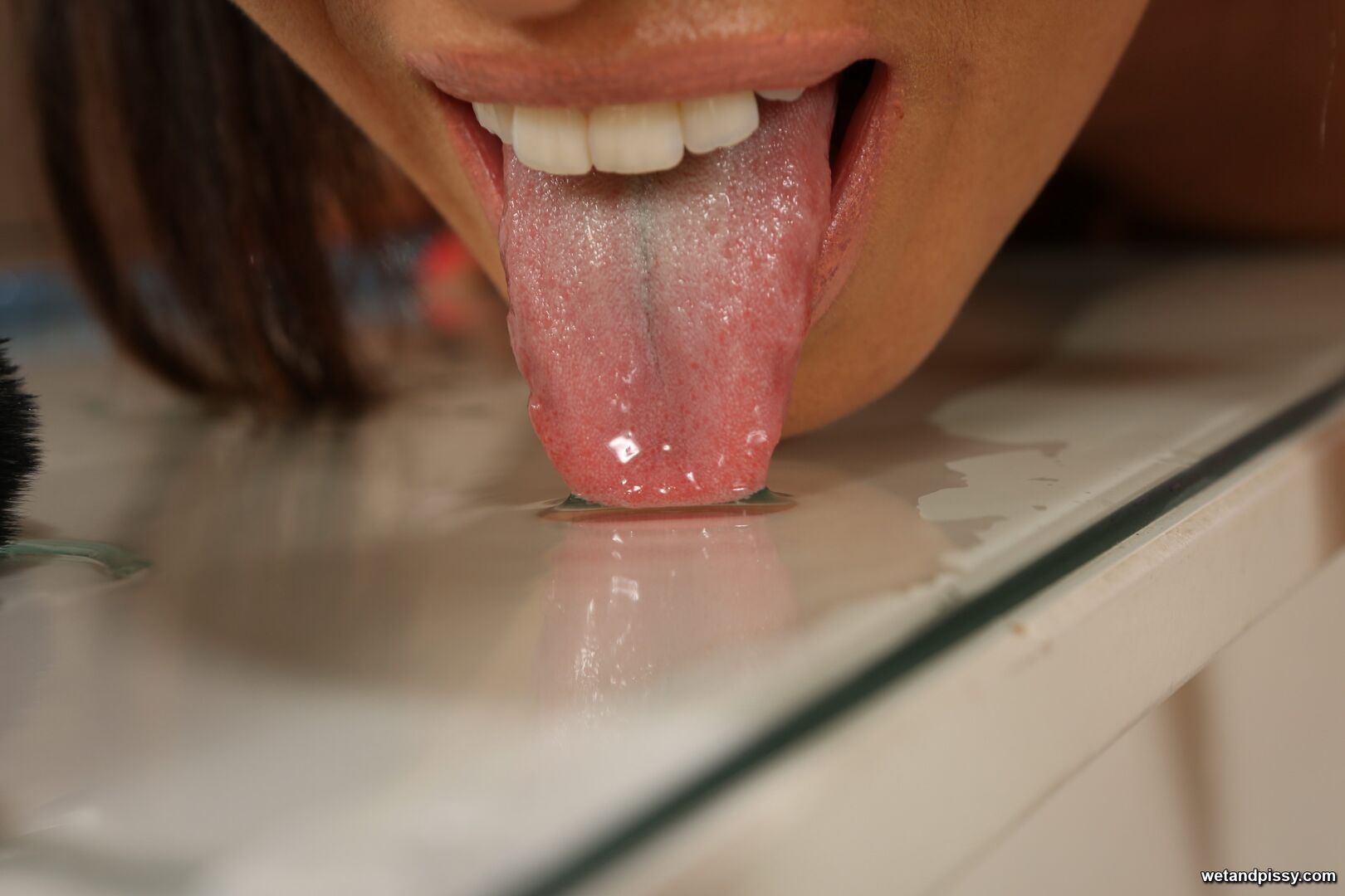 VICKY LOVE — PISSING AT THE DRESSER