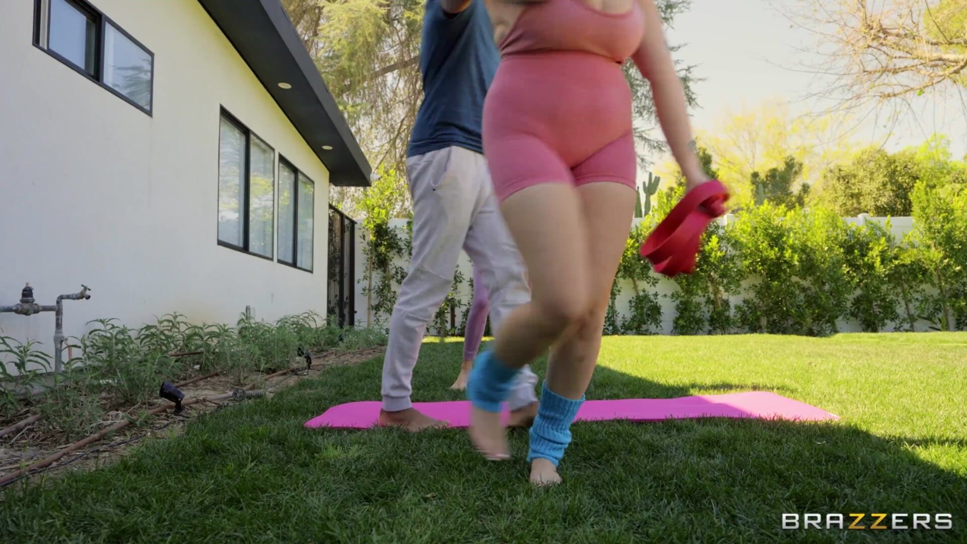 Master Yogi Deep Dicking Threesome