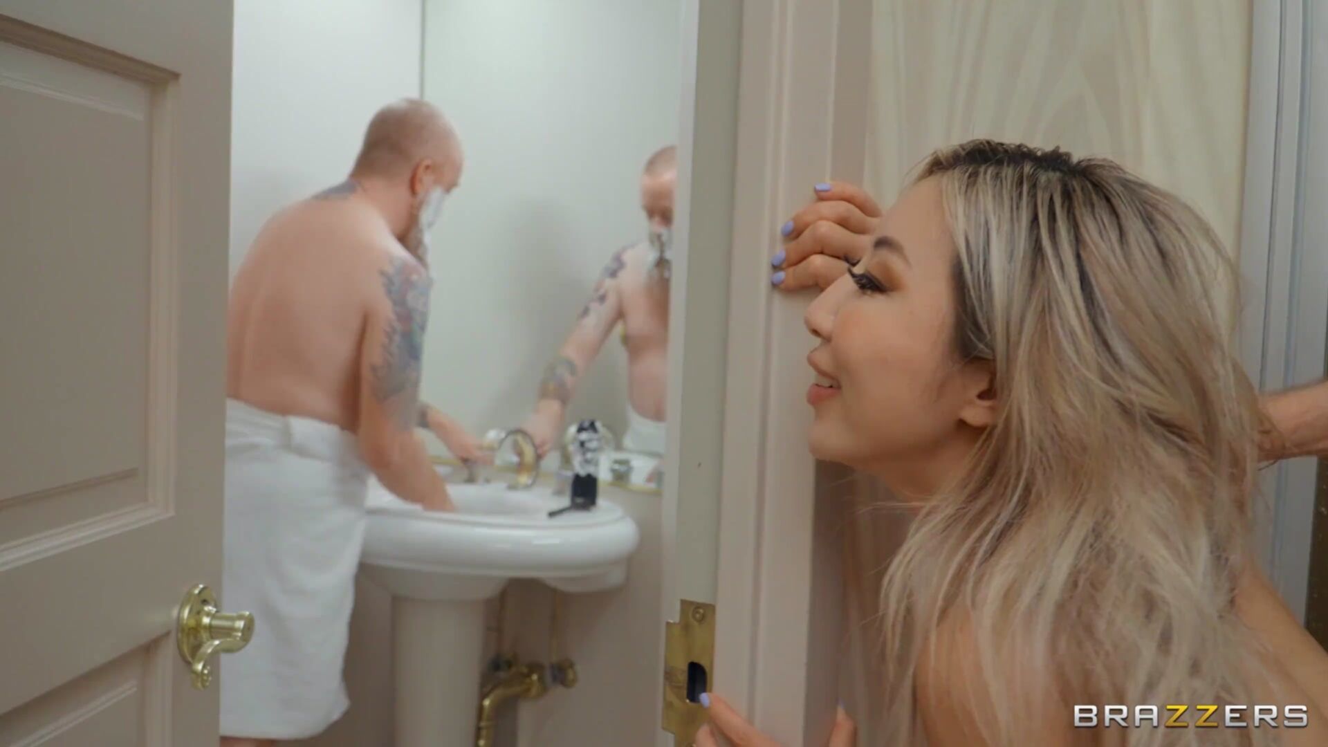 Buttplug Bride and the Burgling Butt Bandit