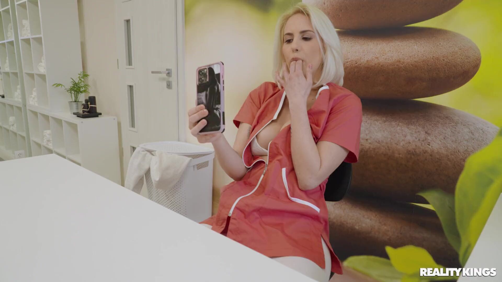 Enjoying Her Nasty Service