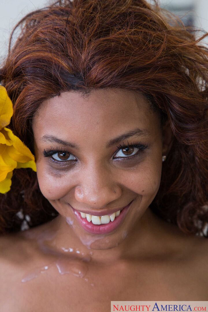 September Reign fucking in the bed with her brown eyes