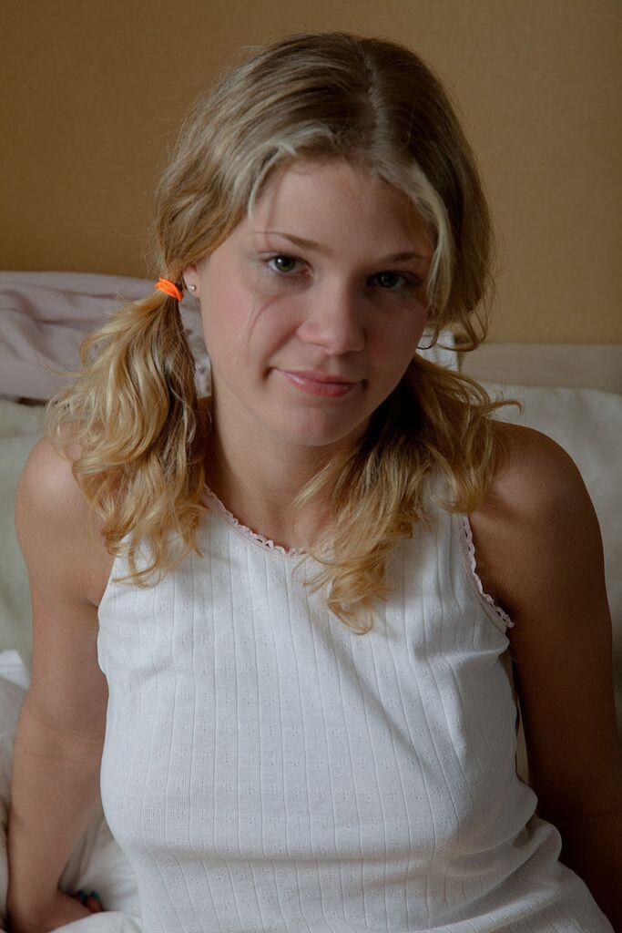 HOT Teen with Puffy Nipples Discovers What a Vibrator Is