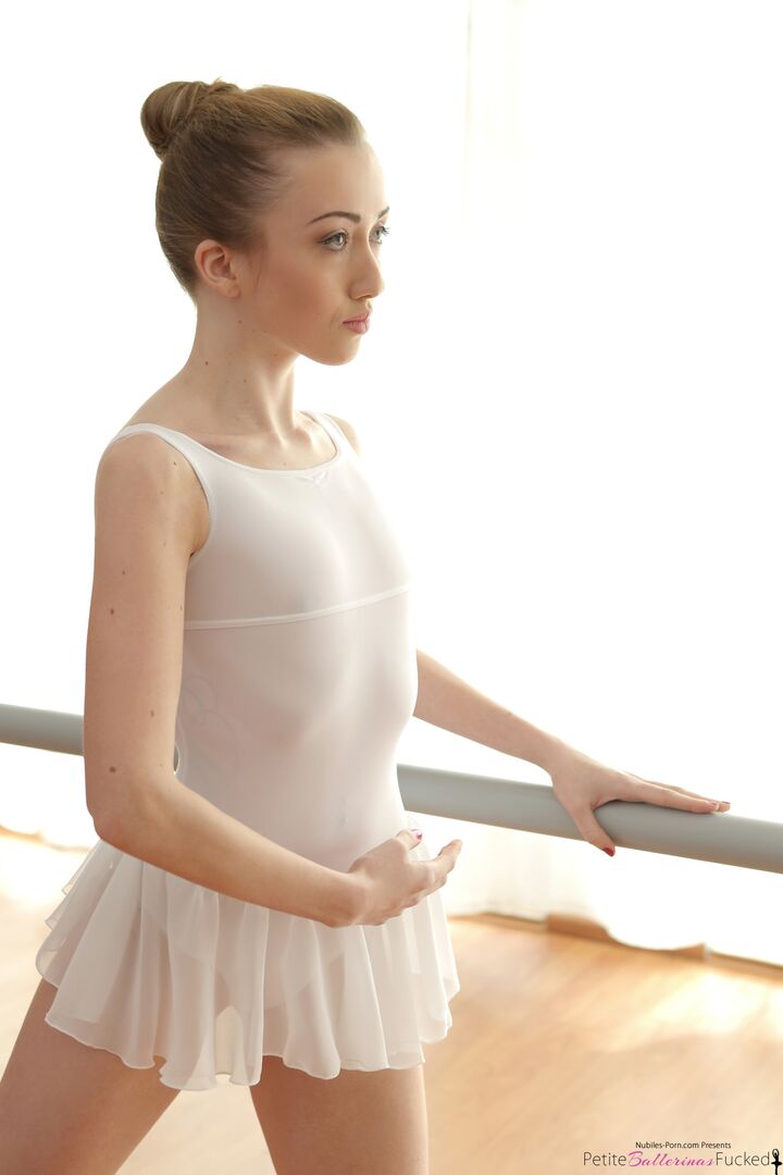 Tiny Ballet Beauty - S3:E1