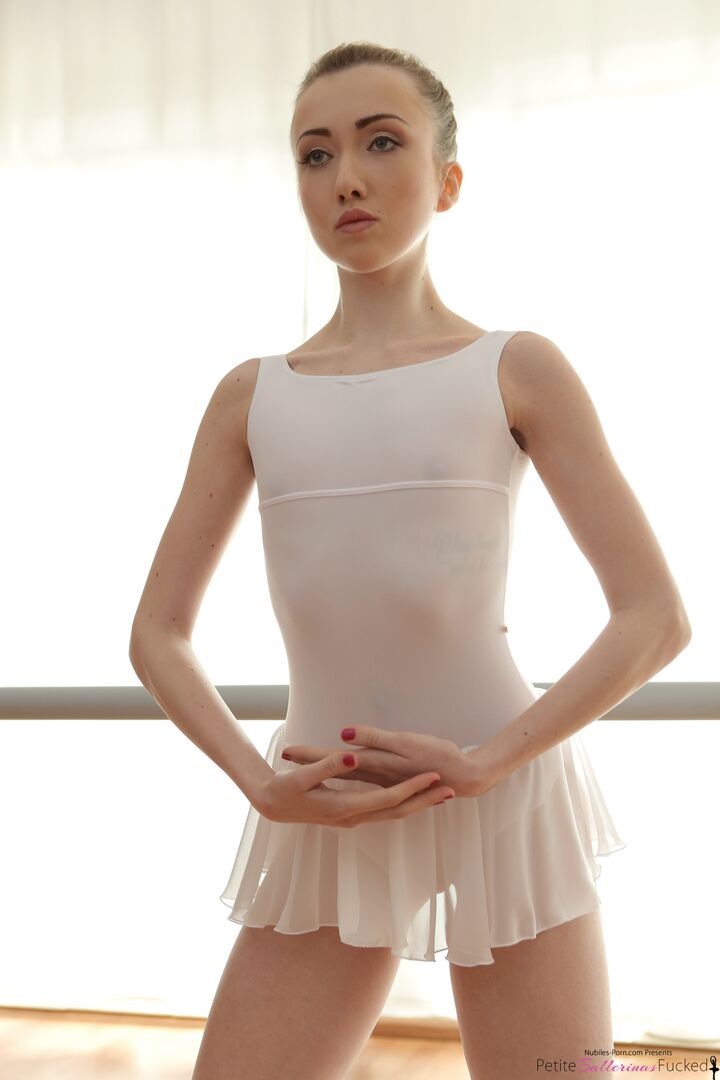 Tiny Ballet Beauty - S3:E1