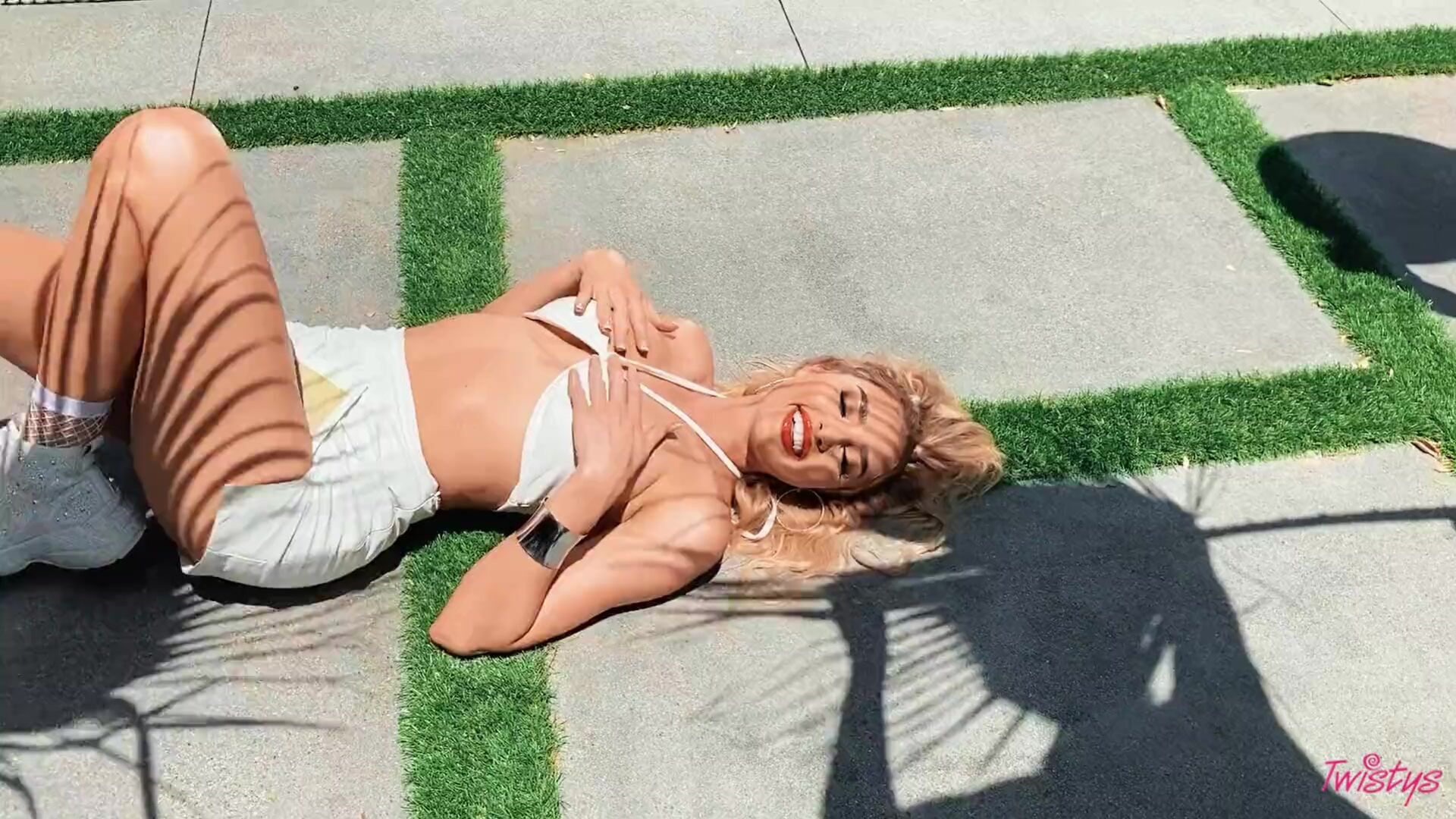 TOTM - Sun Kissed