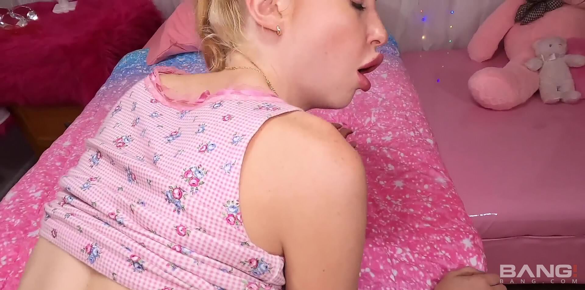 Daddy Fulfills Chloe Cherry's Anal Fantasy