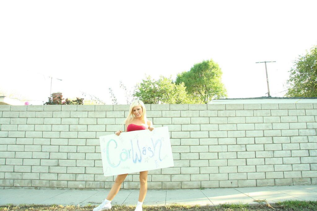 Cheer Leader Kinzie Marie Sucks Massive Cock