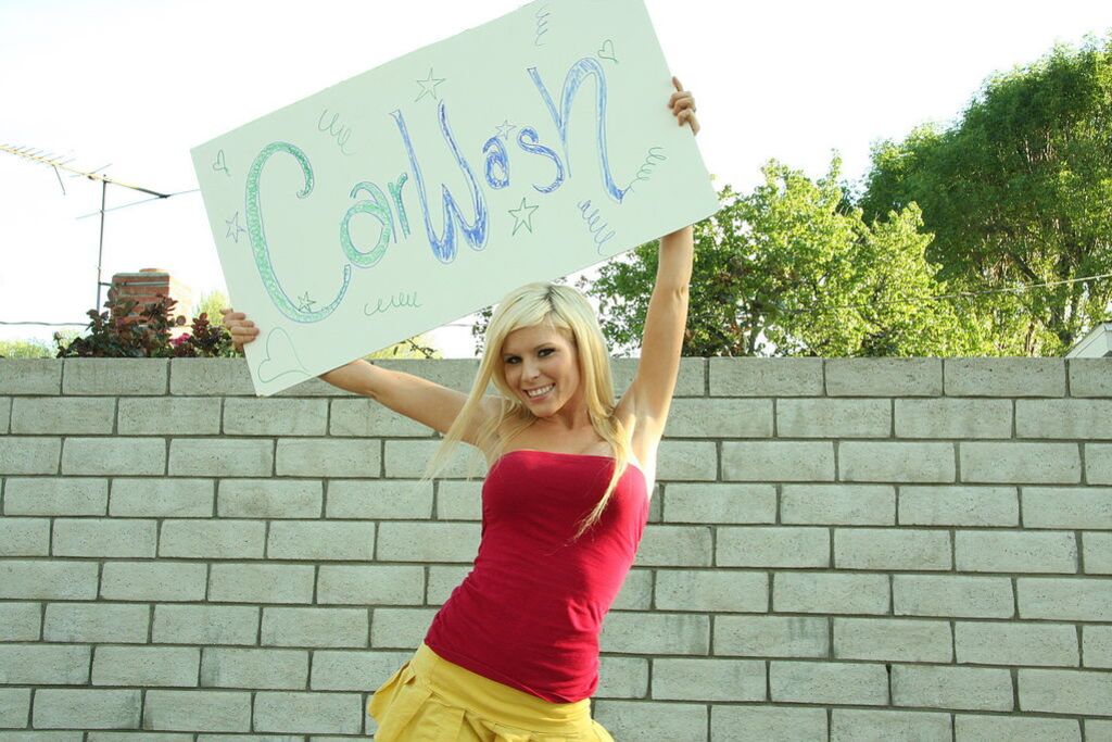 Cheer Leader Kinzie Marie Sucks Massive Cock
