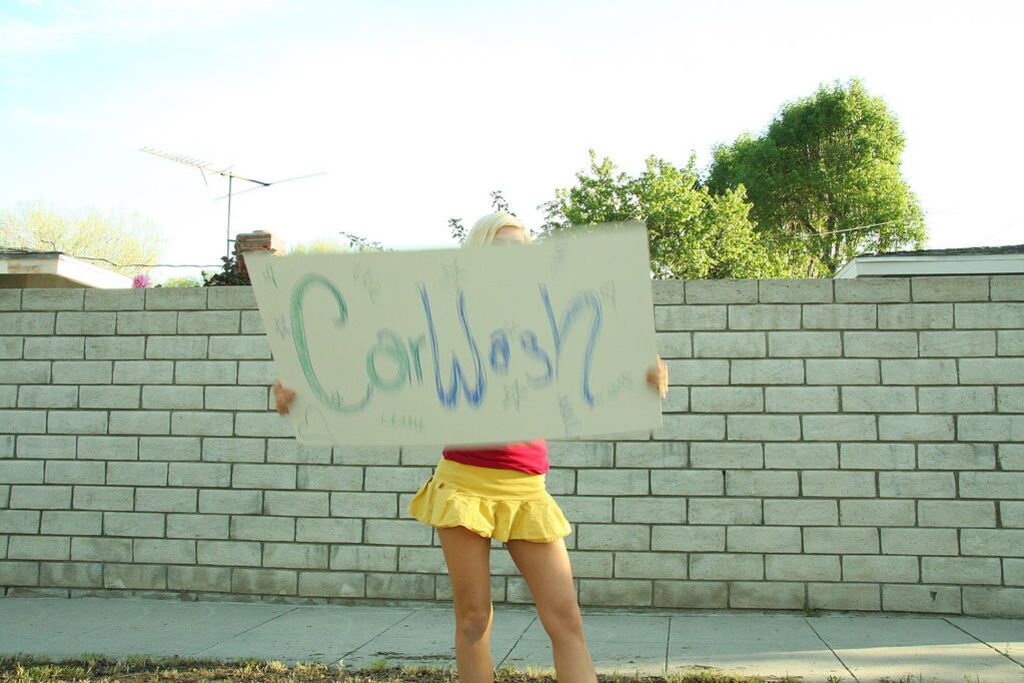 Cheer Leader Kinzie Marie Sucks Massive Cock