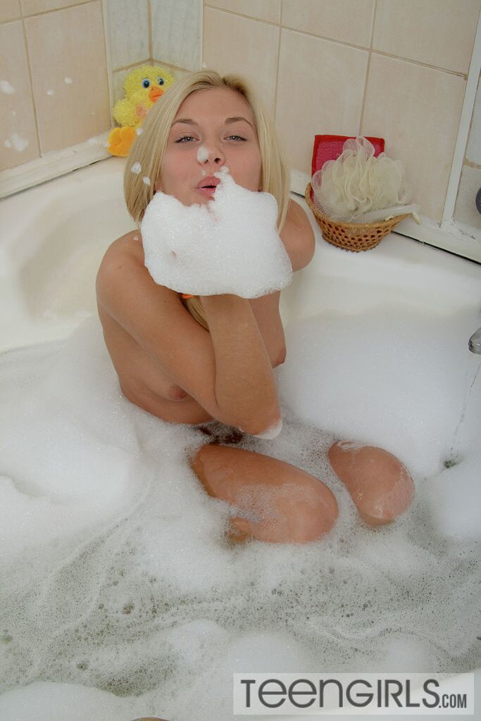 Sexy Teen Buffy Plays With Her Perfect Body In Bathtub
