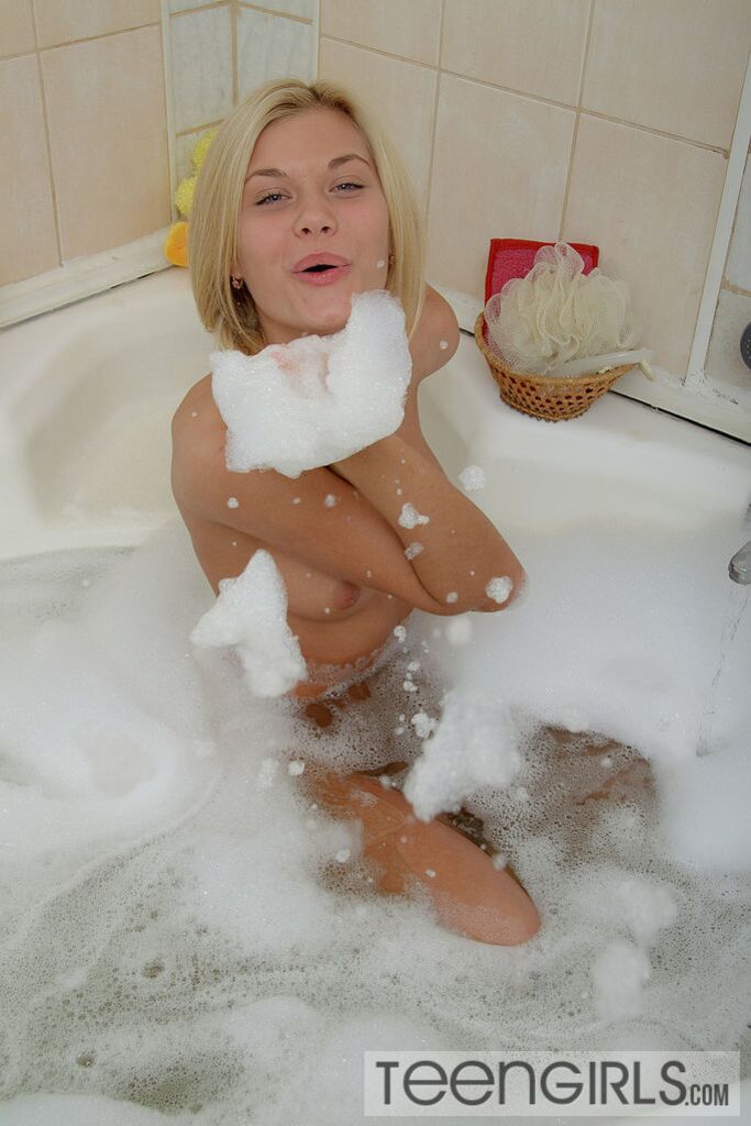 Sexy Teen Buffy Plays With Her Perfect Body In Bathtub