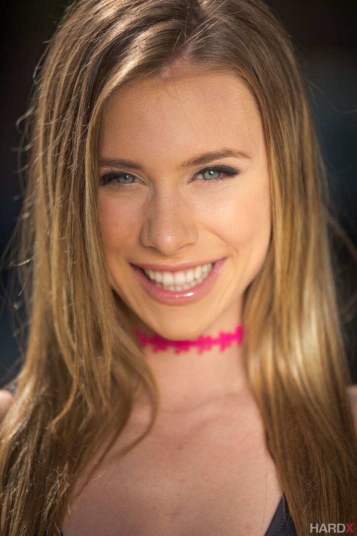 ALL ANAL FOR ANYA