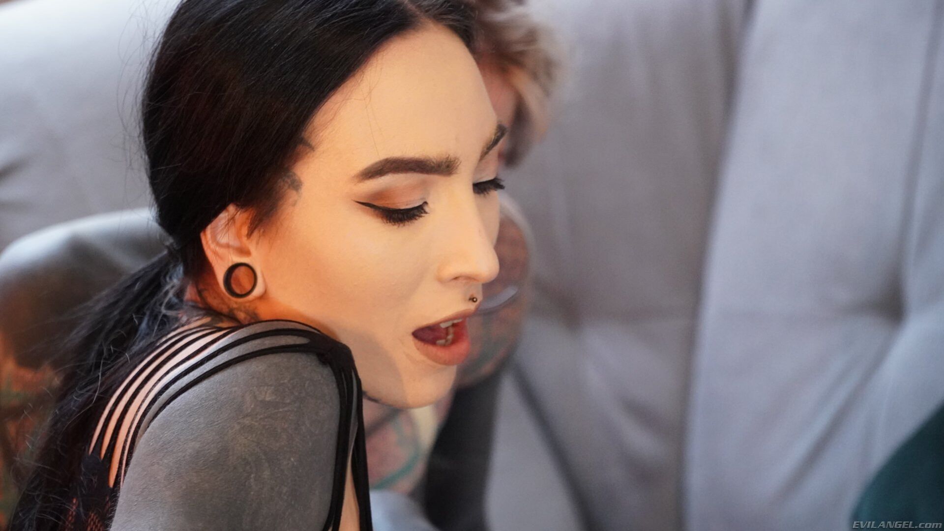 Anuskatzz & Nux Vomica: Girl Anal Strap-On