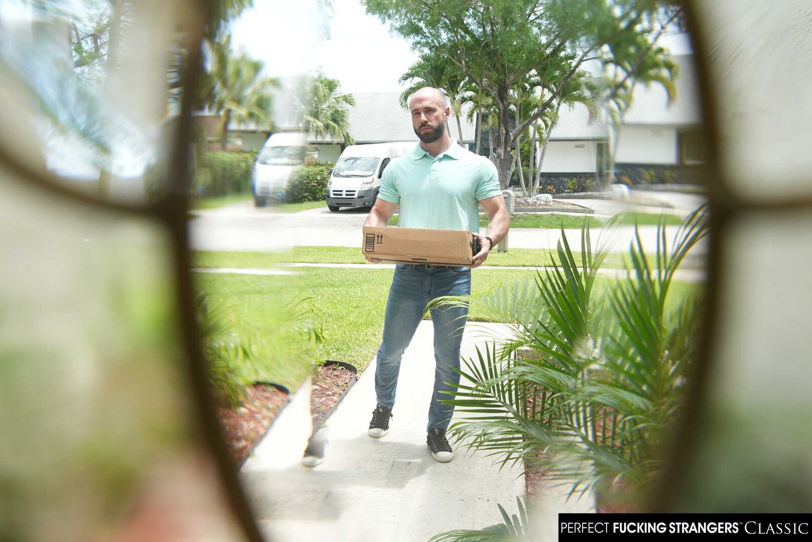 Busty blonde Mandy Rhea takes delivery guys package when hers goes missing
