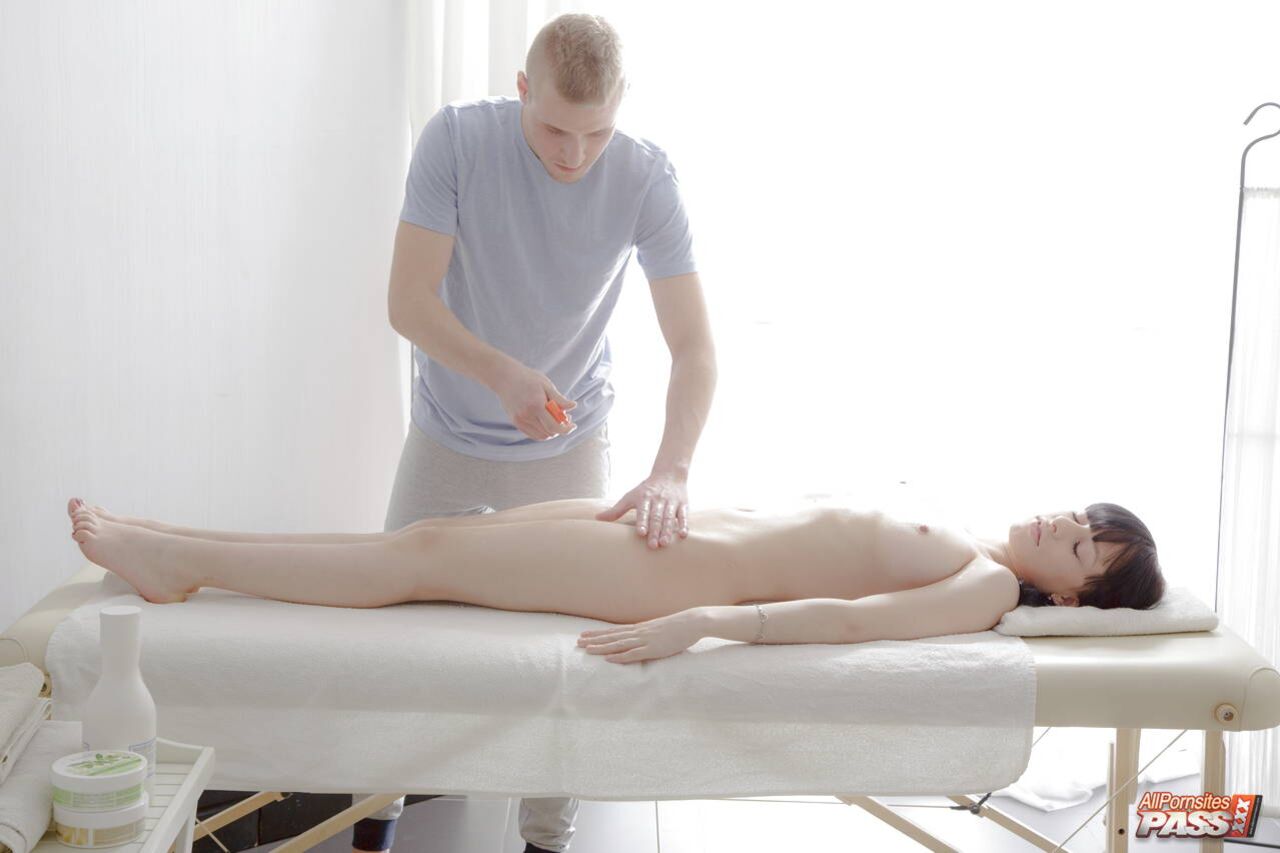 Busty Seren fucking the masseur