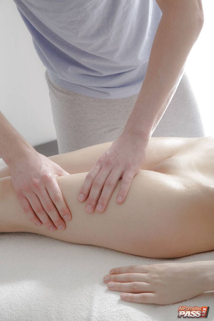 Busty Seren fucking the masseur