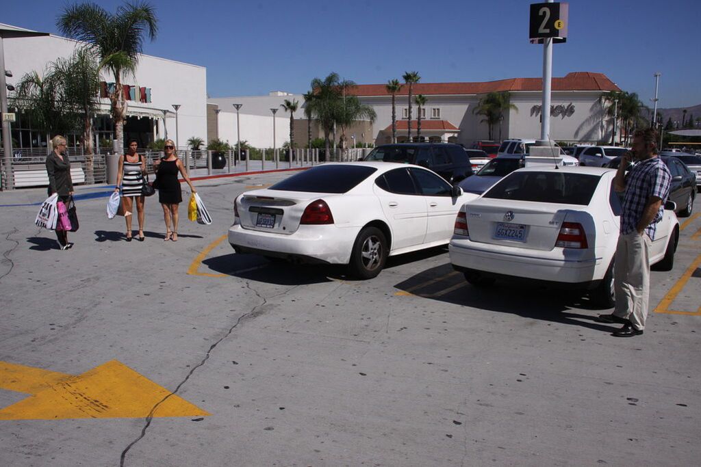 Wild Pussy Foursome For Steven On The Red Couch