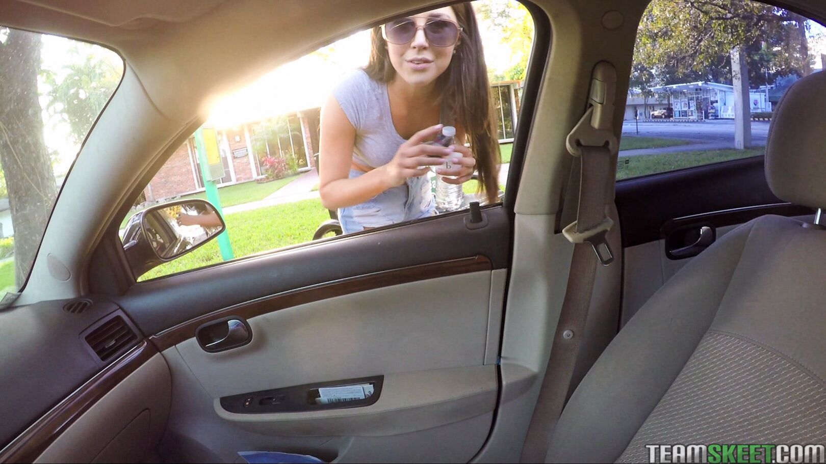 Bus Stop Babe Gets Laid and Paid
