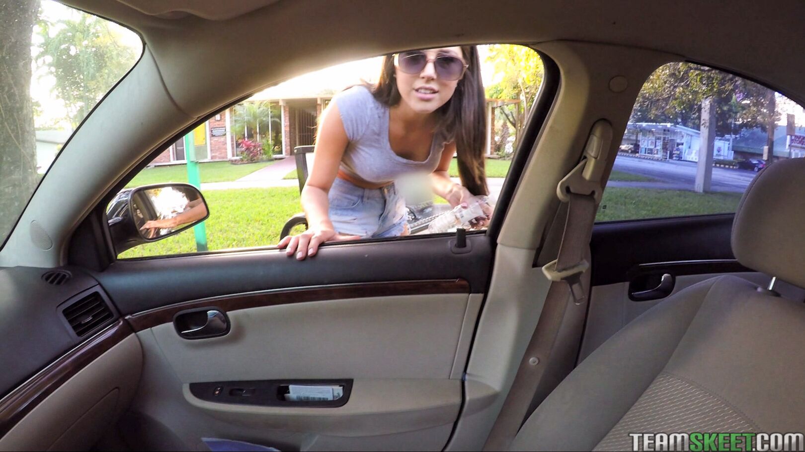 Bus Stop Babe Gets Laid and Paid