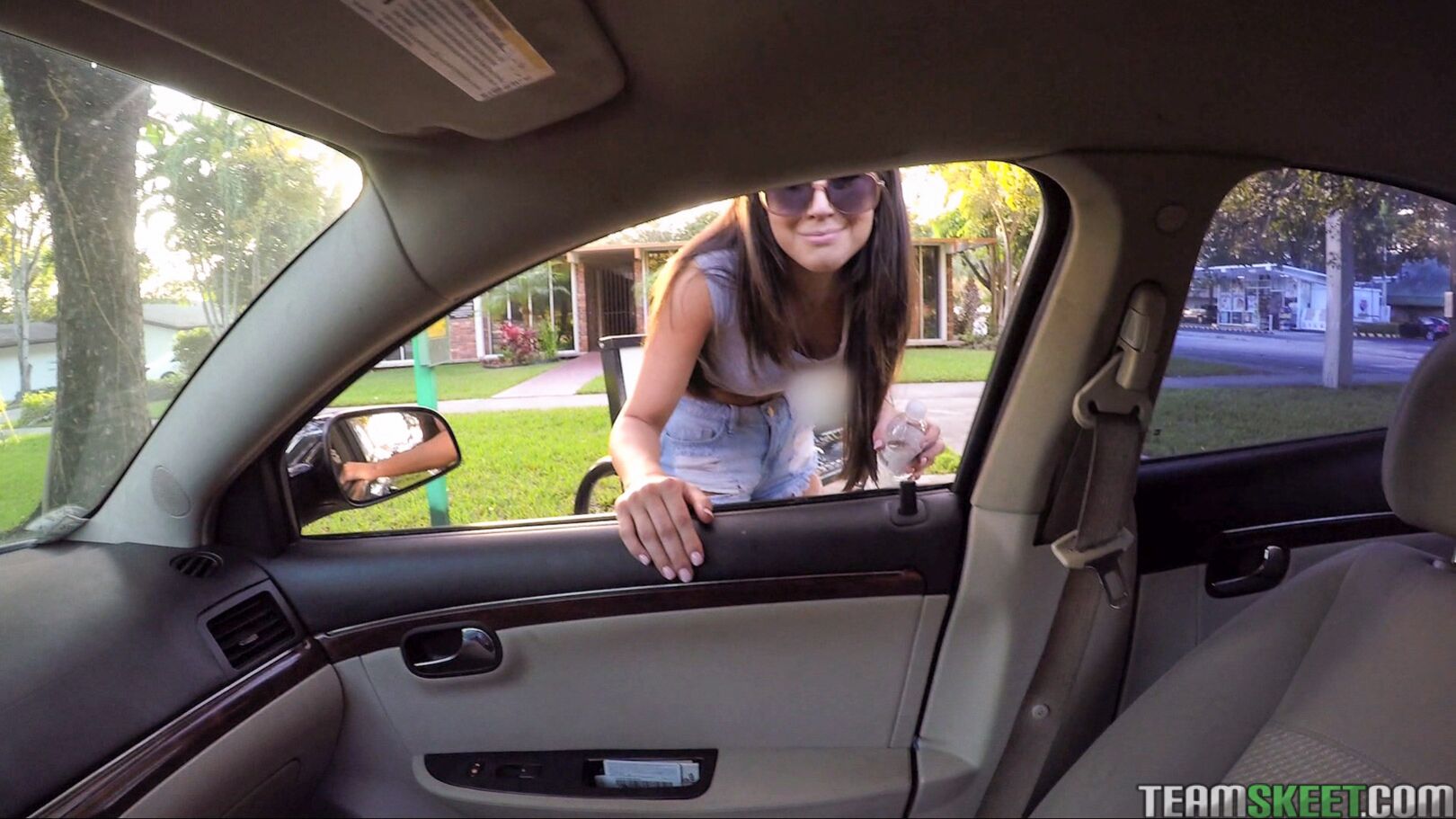 Bus Stop Babe Gets Laid and Paid