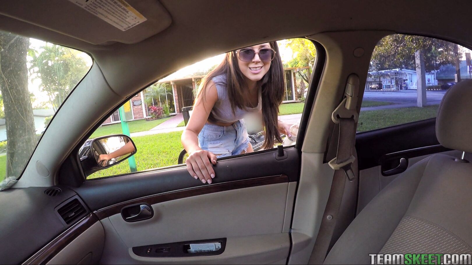 Bus Stop Babe Gets Laid and Paid
