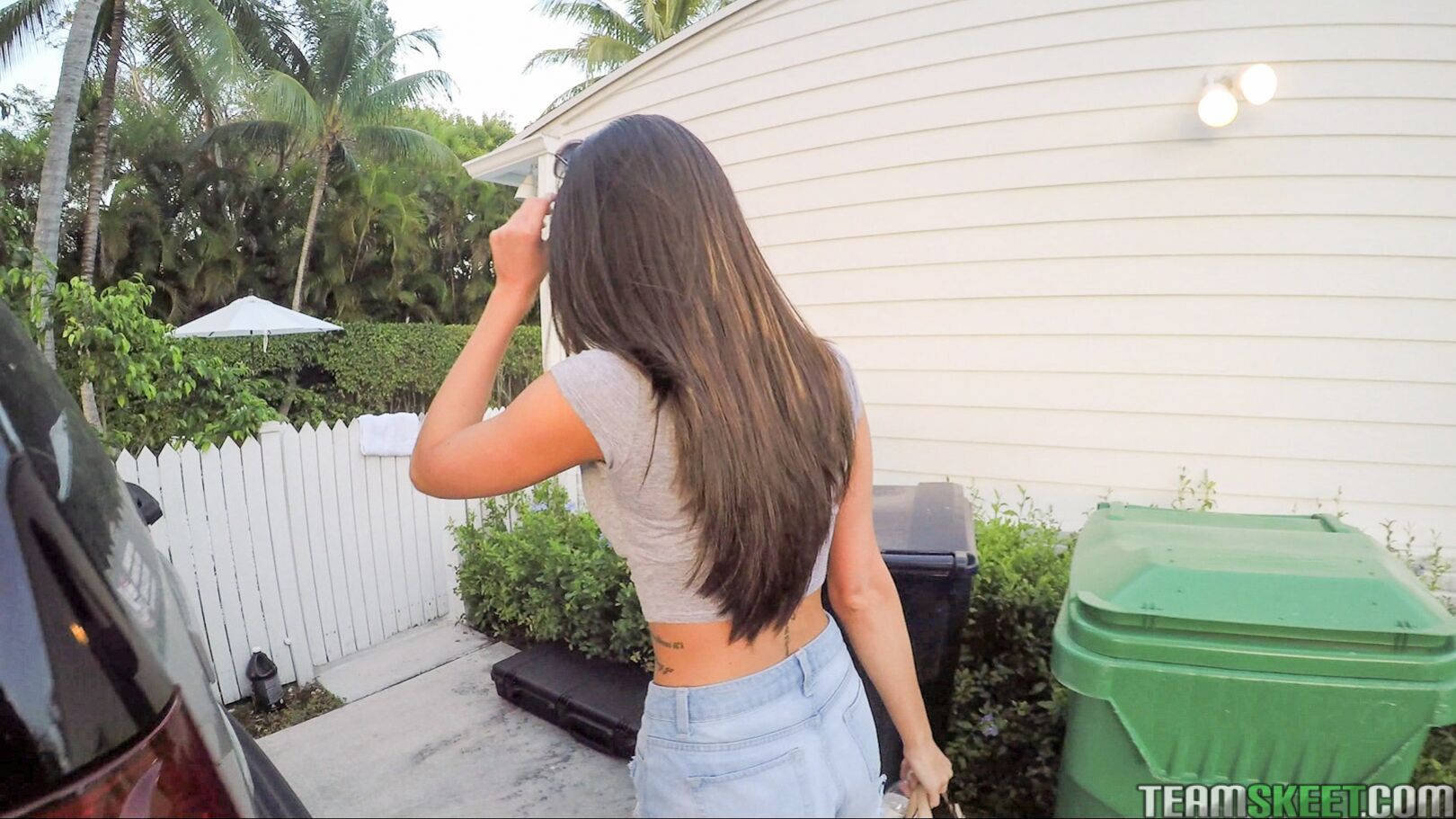 Bus Stop Babe Gets Laid and Paid