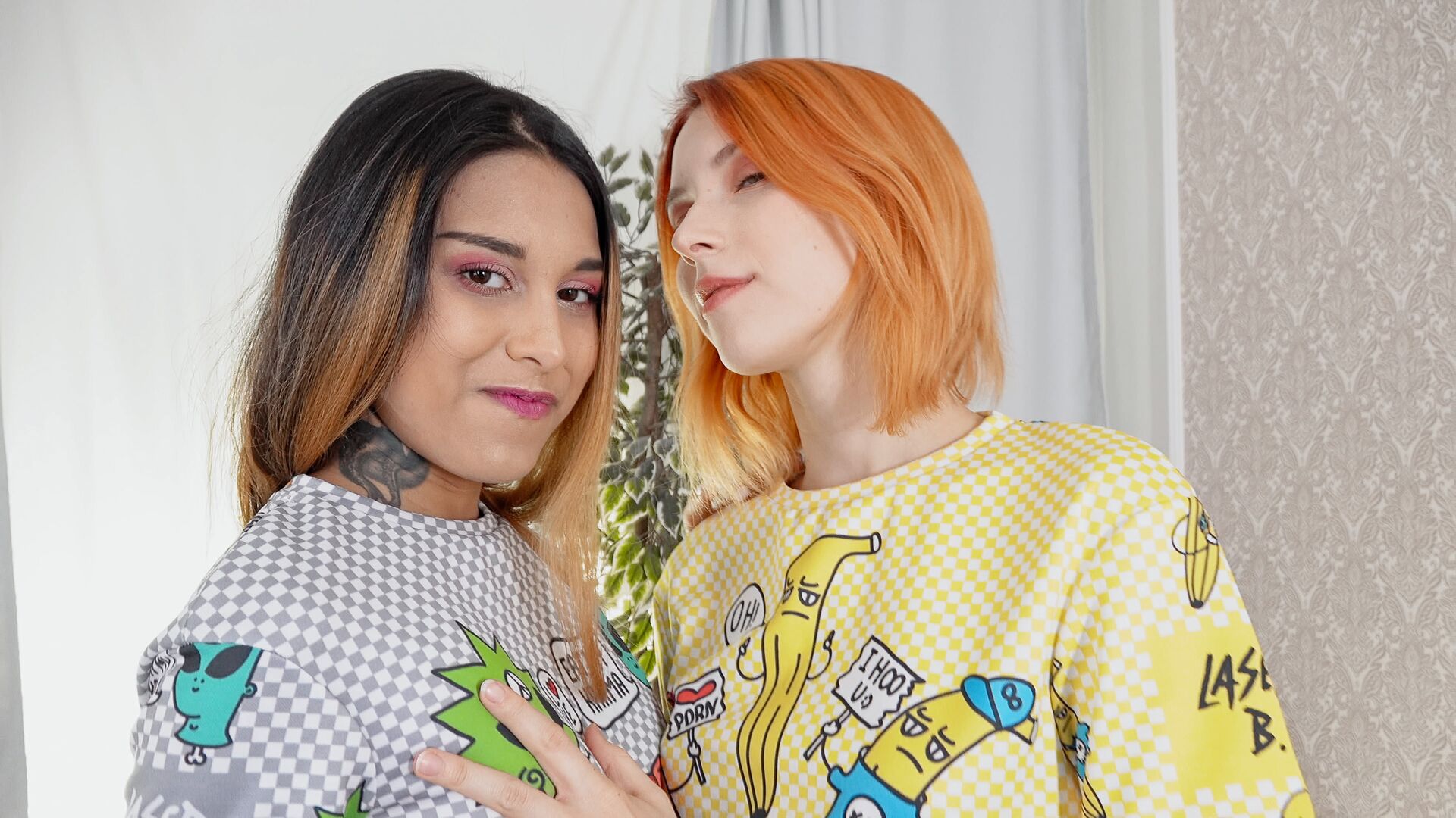 Talented chicks lick each otherâ€™s pink pussies