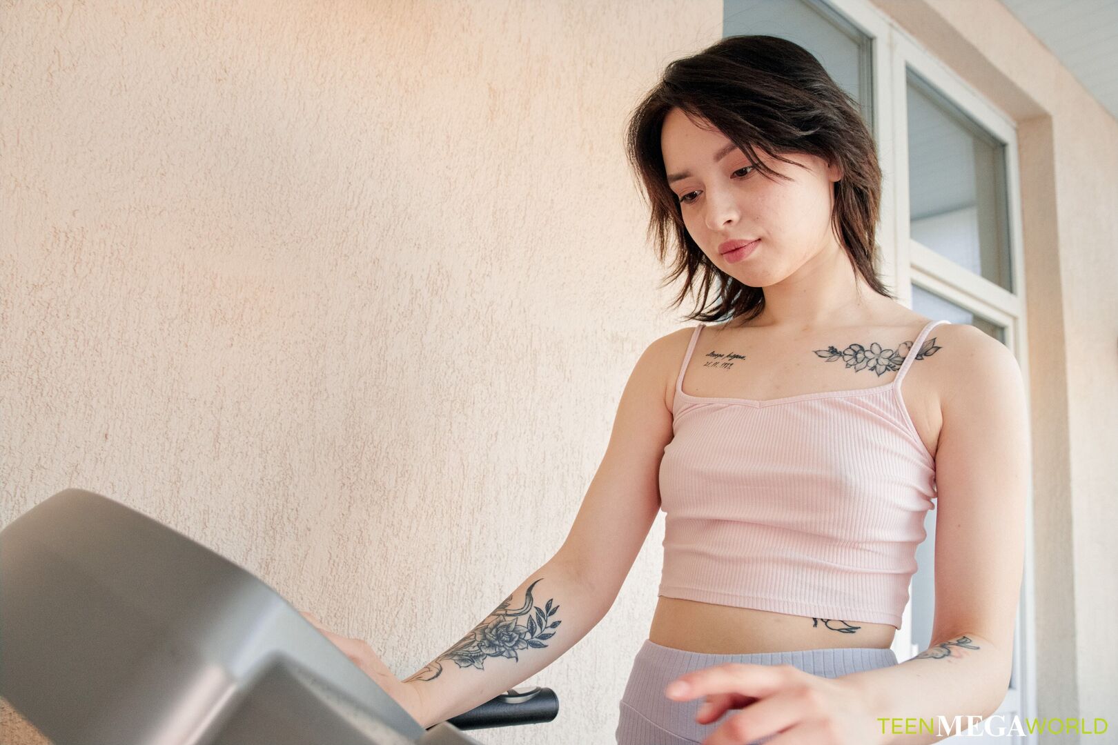 Sweetie gets her solo satisfaction