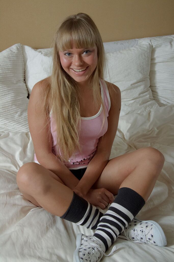 Ultra-Gorgeous Teen Gets Her Puffy Pussy Fucked!