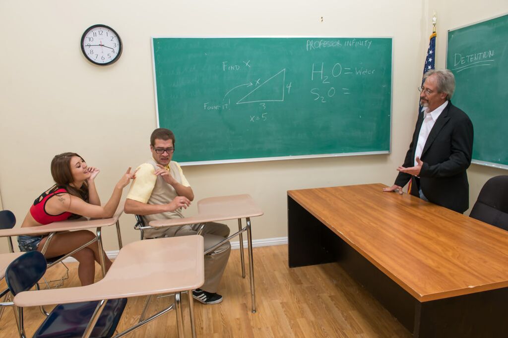 Nerdy Xander Gets Lucky with Jojo in Detention!