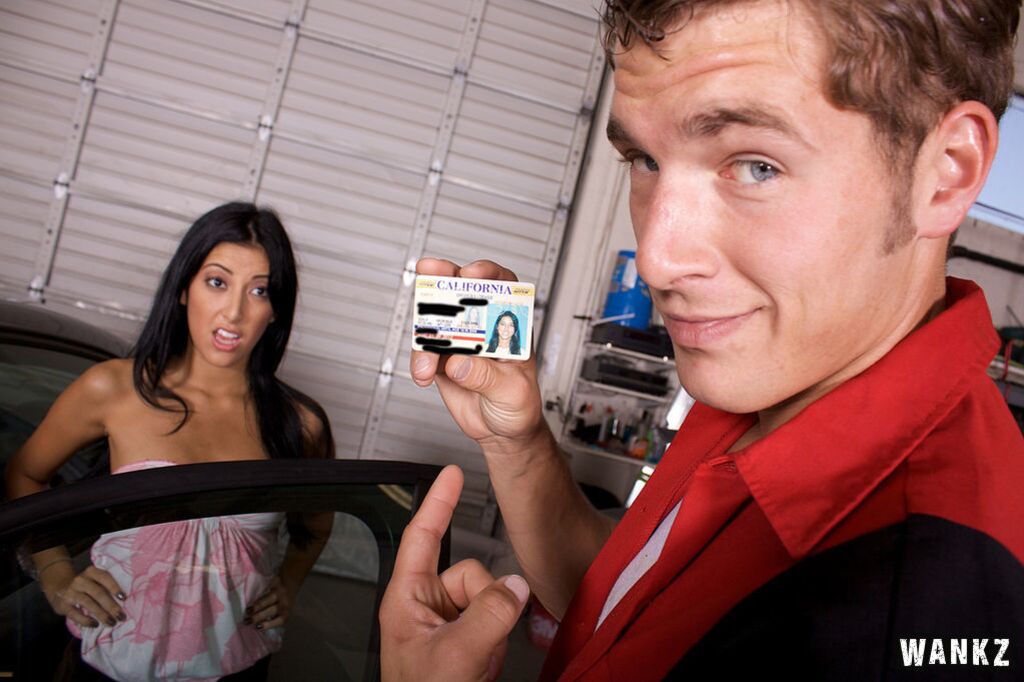 Chris Johnson And Kimberly Gates Fuck After Garage Work