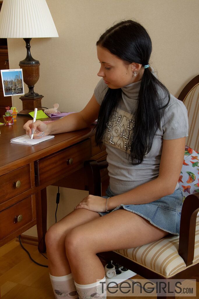 Teen Raine Gets Bored and Plays With Her Tender Twat