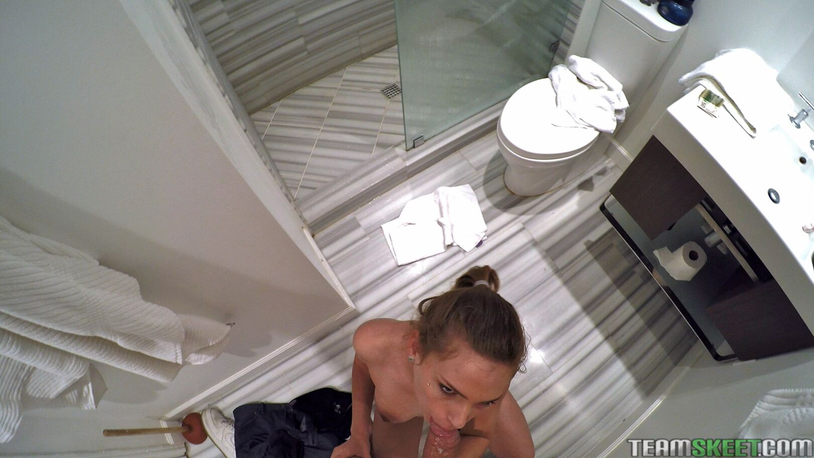 Gold Digging Teen Gets Fucked