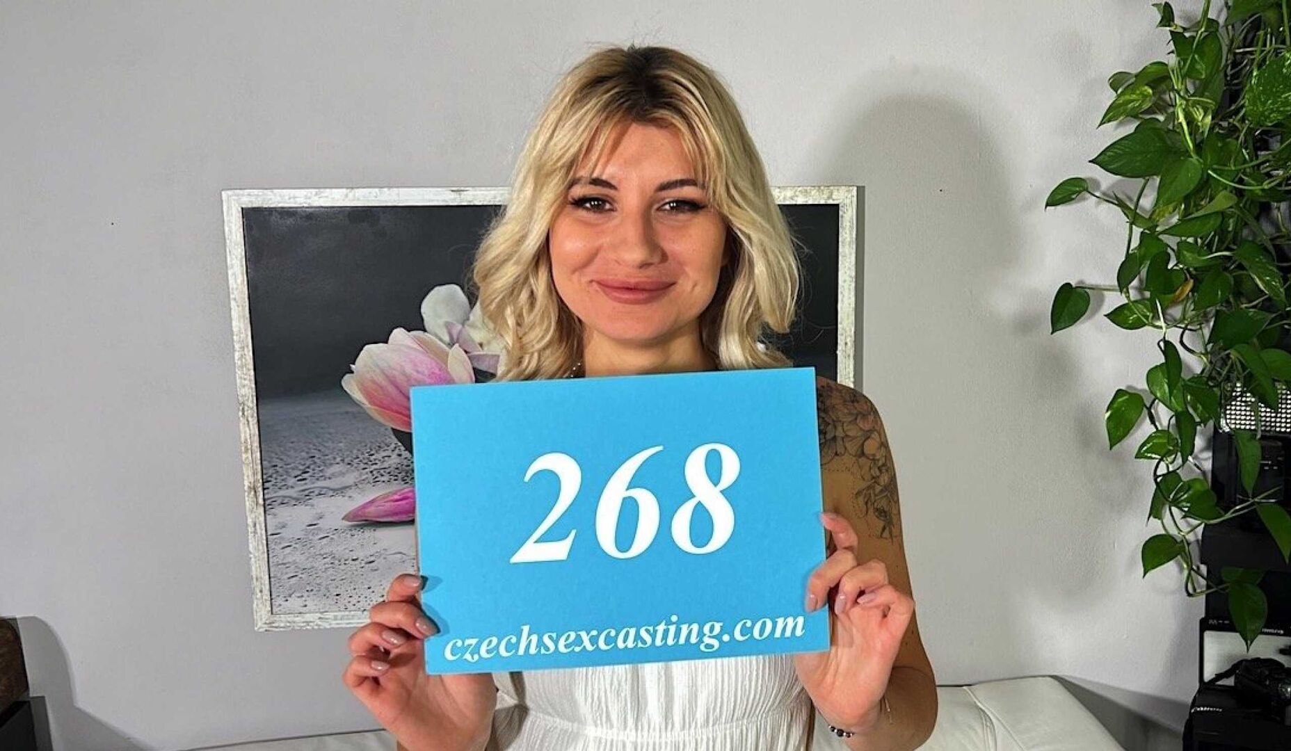 Sexy Ukrainian blonde provokes the photographer