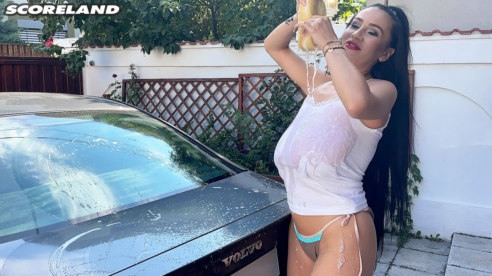 HELEN STAR: WORKIN' AT THE CAR WASH