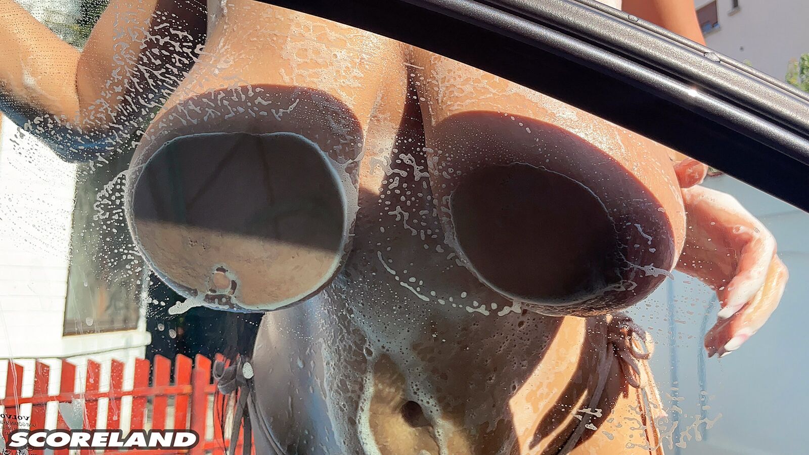 HELEN STAR: WORKIN' AT THE CAR WASH