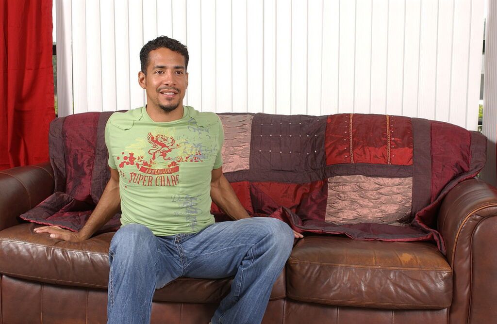 Brandon And Cici Get Down To Dirty Bussiness On The Couch