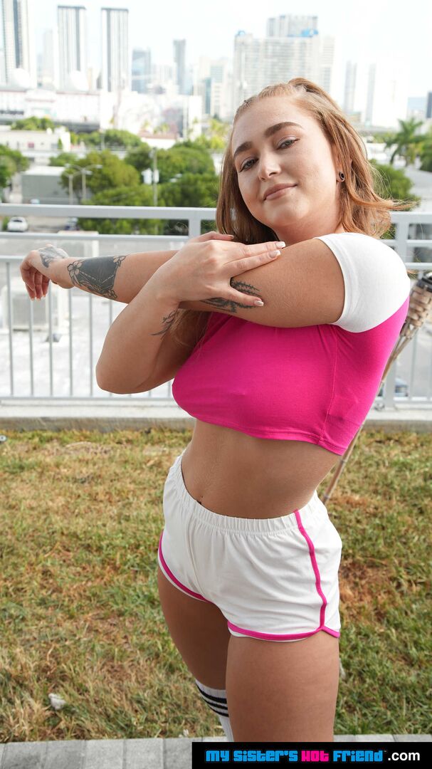 Super fit babe Callie Black squats on big thick cock