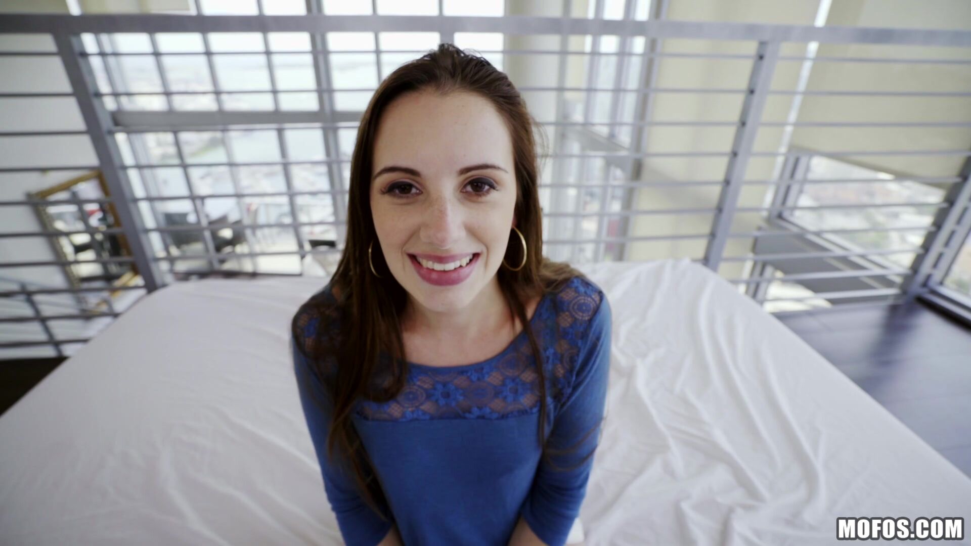 Cumshot Welcome for Returning Starlet