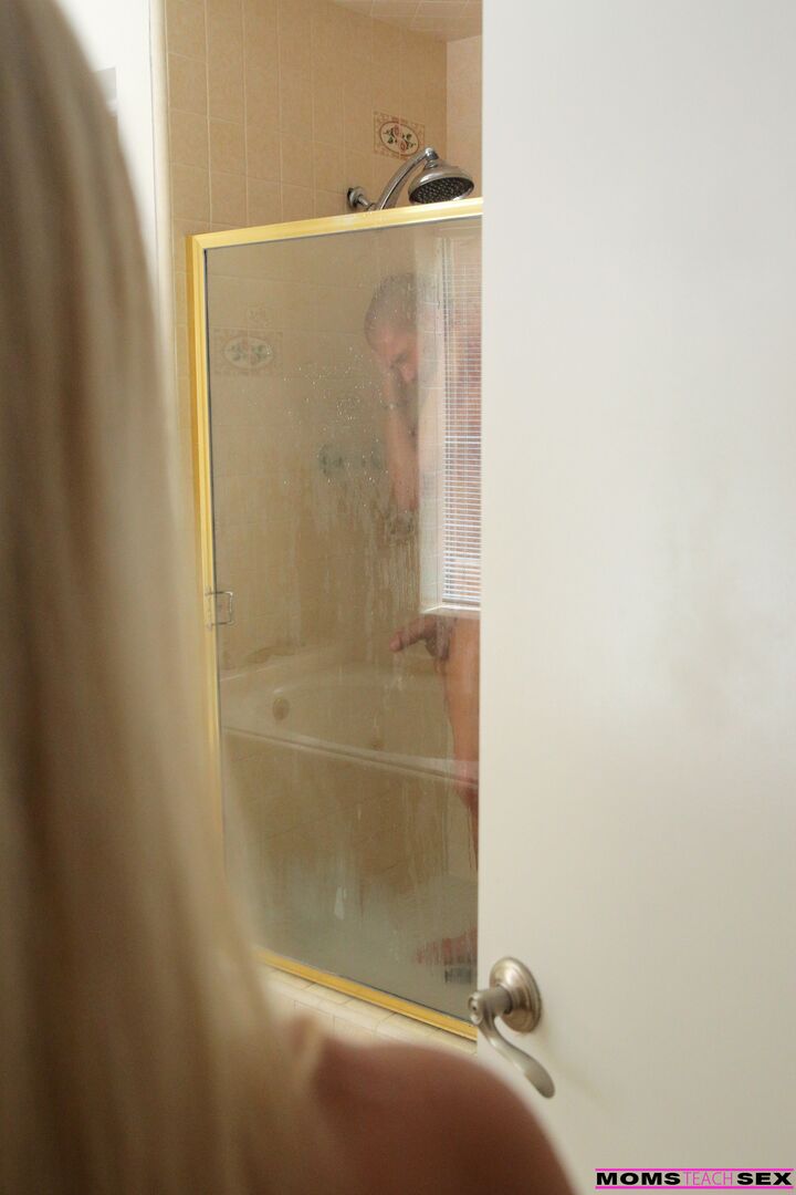Multiple Masturbation - S4:E9