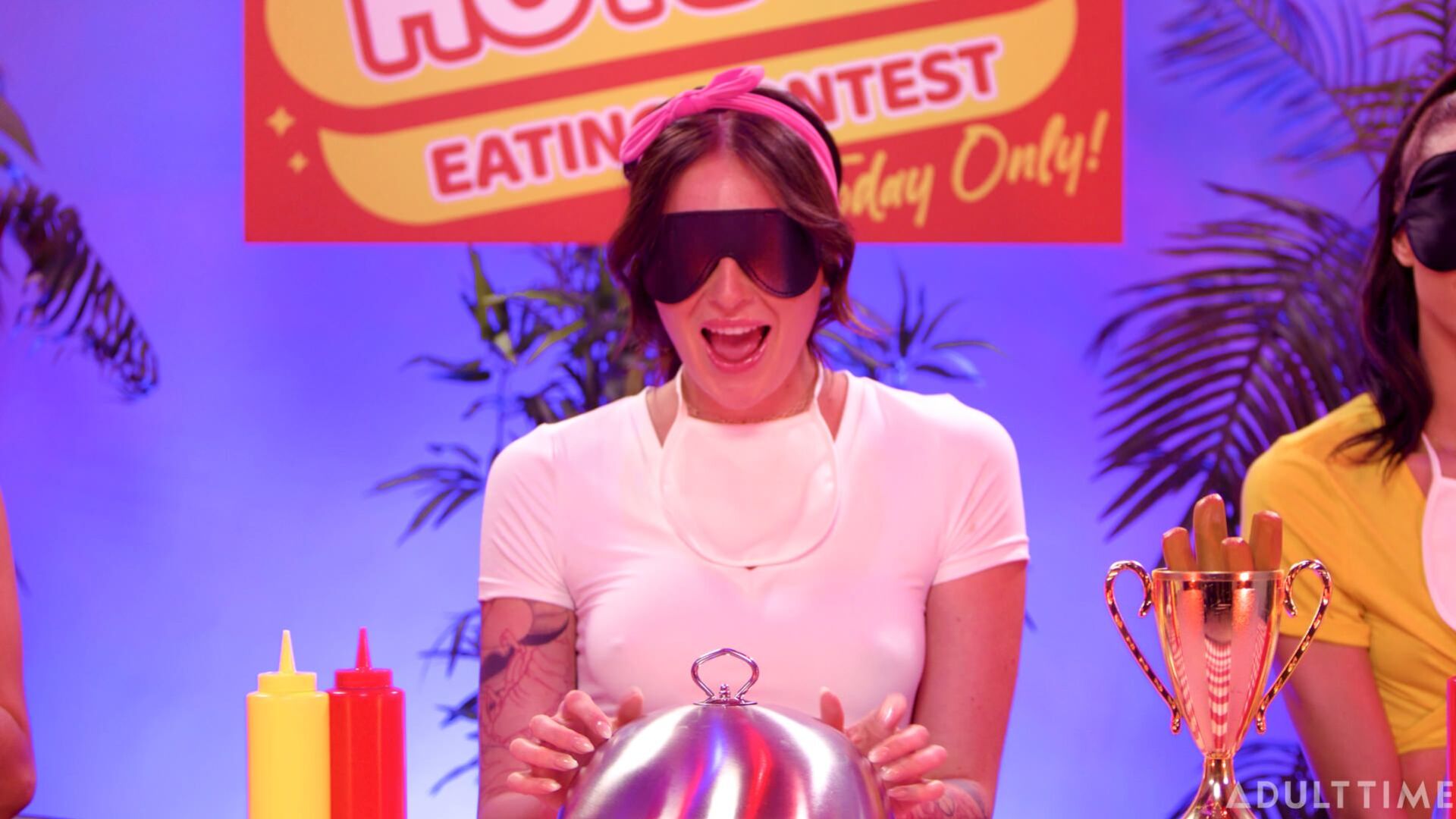 Hot Dong Eating Contest