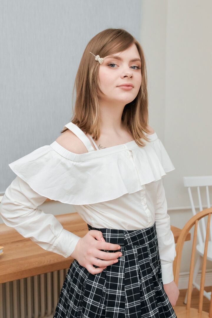 Bad student seduces her kinky teacher
