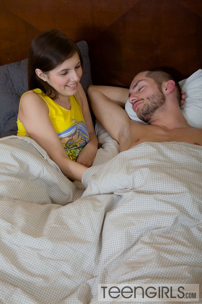 Juicy Teen Jackie Can Barely Take Her Man's Cock!