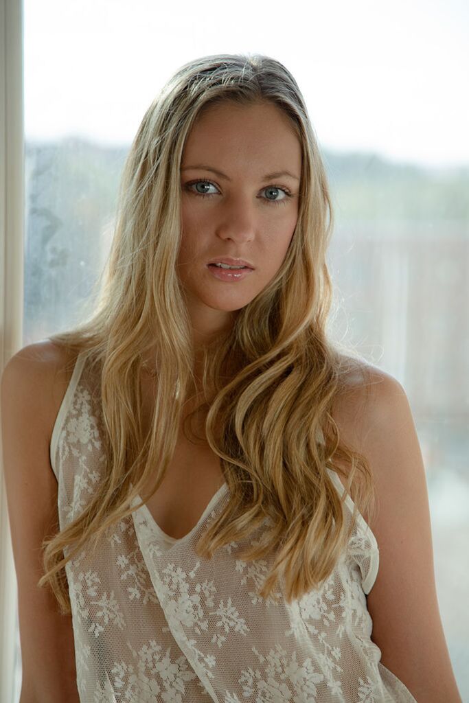 Teen Hottie Abby in Lacy Panties is a Sight to Behold