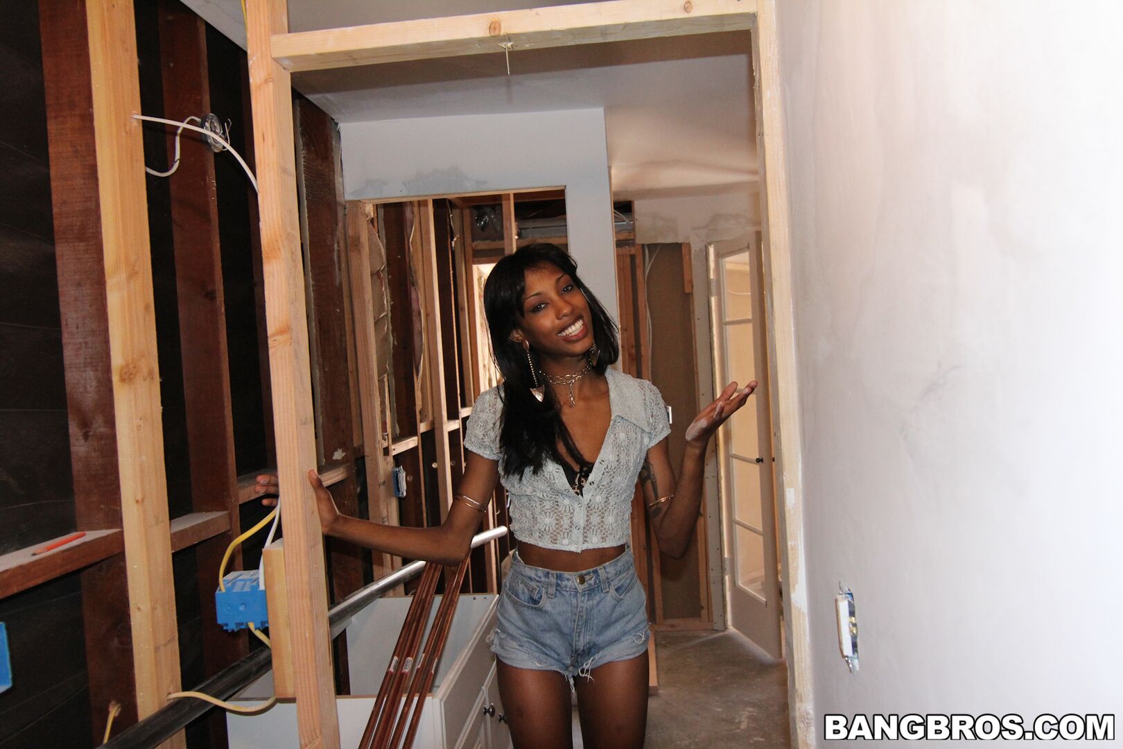 Ebony amateur takes a big black dick