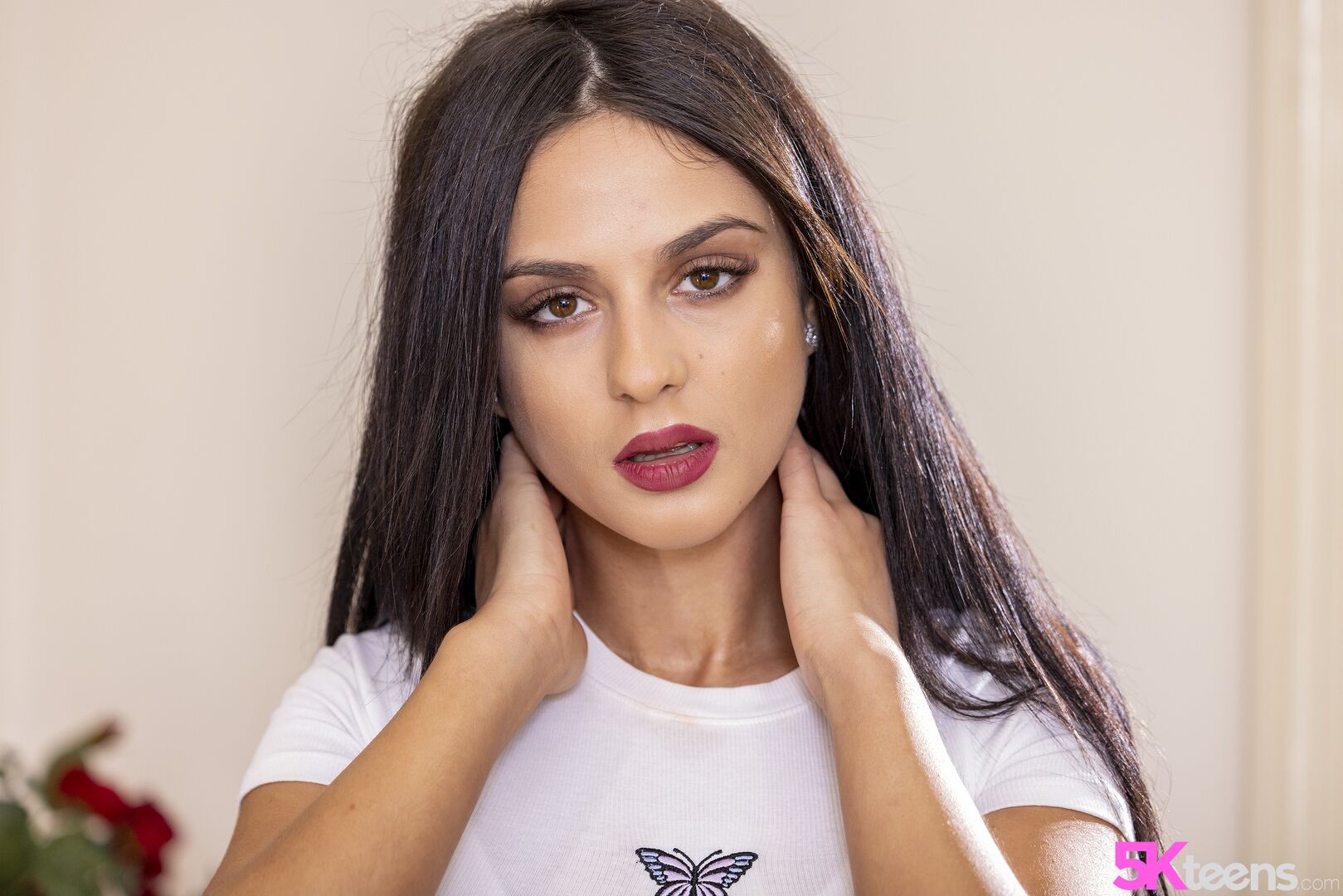 Tight Teen Mia